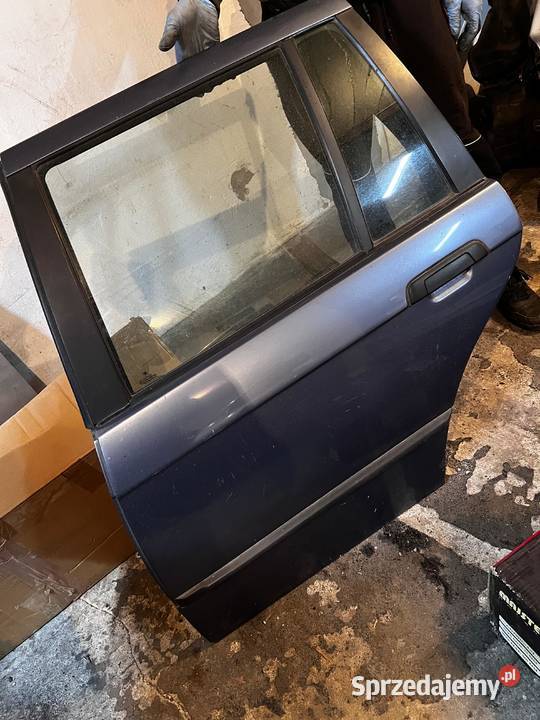 Tylne lewe drzwi BMW E36 Touring Pozostałe Części samochodowe Piasek sprzedam