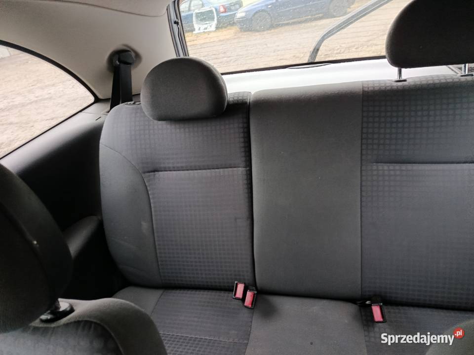 Opel Corsa C 10 43 kW 2002 r dawca części Rok produkcji 2002 Samochody na części Szklarka Myślniewska