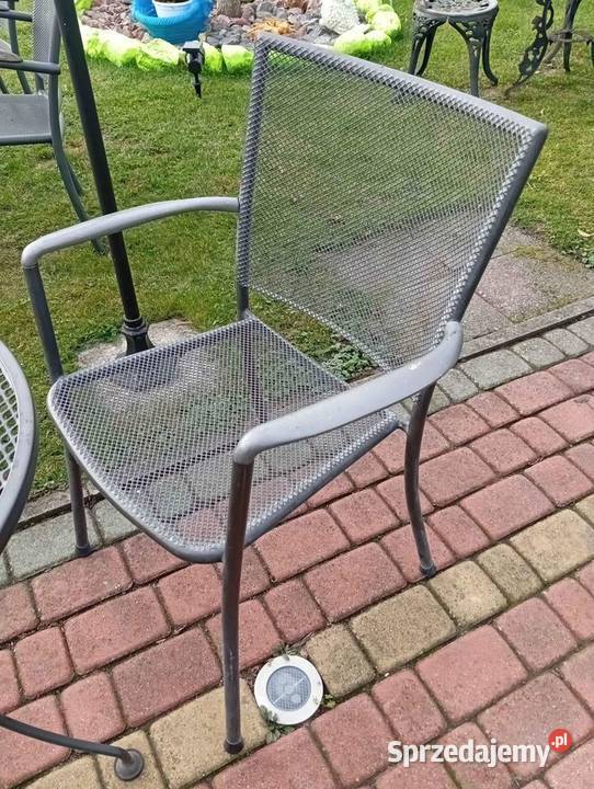 Sprzedam komplet mebli ogrodowych z metalu Dwa Zestawy mebli ogrodowych Podławki