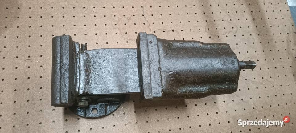 Stare imadło maszynowe FPU z czasów PRL