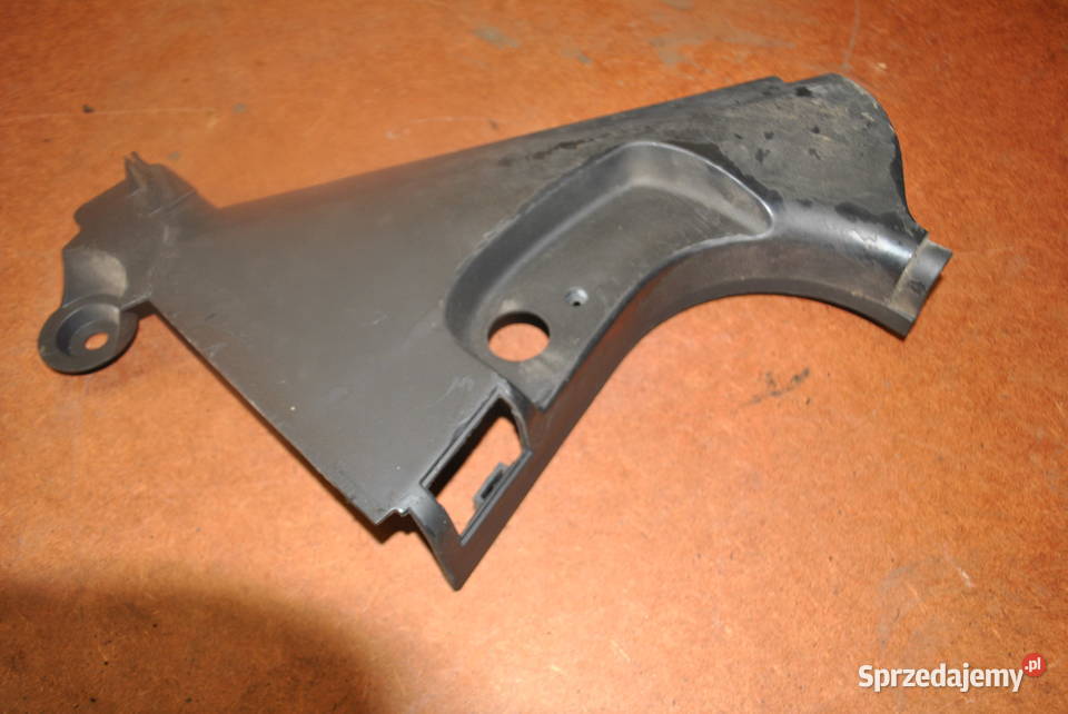 Tapicerka dolna deski rozdzielczej stronie