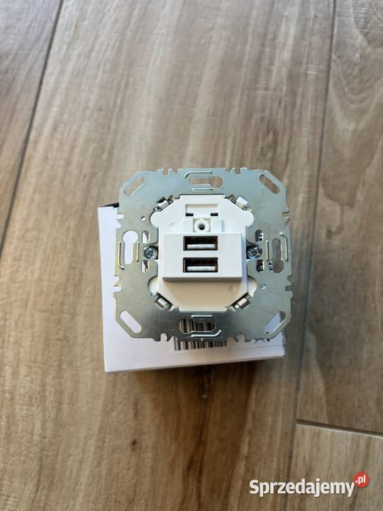 Berker Hager 260209 ładowarka gniazdo USB 2x sprzedam