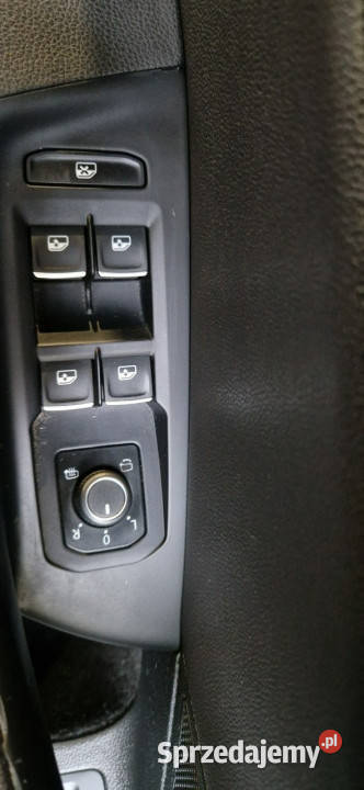 Volkswagen Passat opis W podanej Roczna Zarejestrowany w Polsce sprzedam