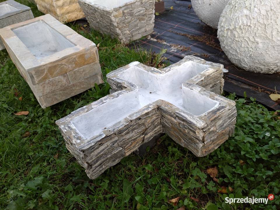 61 Donica z kamienia naturalnego krzyż na grób Długołęka-Świerkla