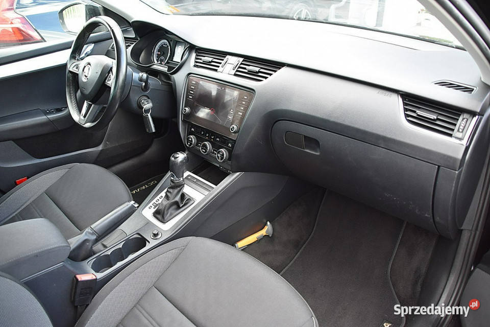 koda Octavia 16TDI 115 DSG Navi Led Gwarancja czujnik zmierzchu Nowe Kucice
