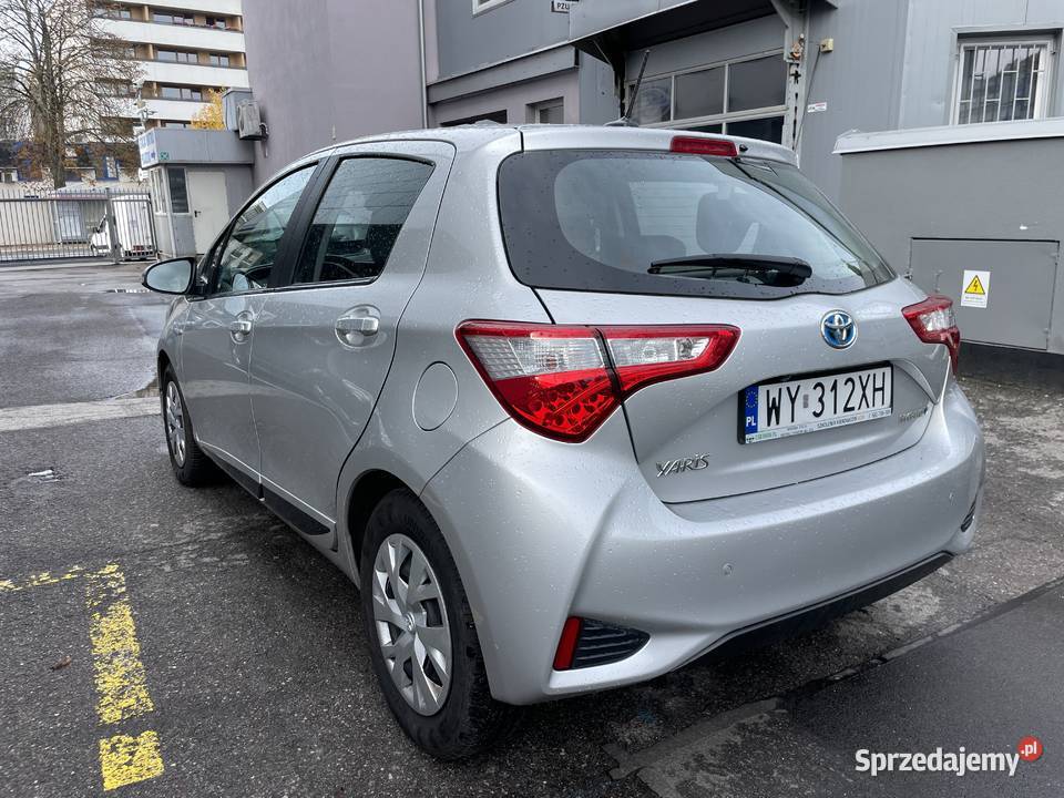 TOYOTA YARIS HYBRYDA NISKI PRZEBIEG ZADBANA poduszka powietrzna