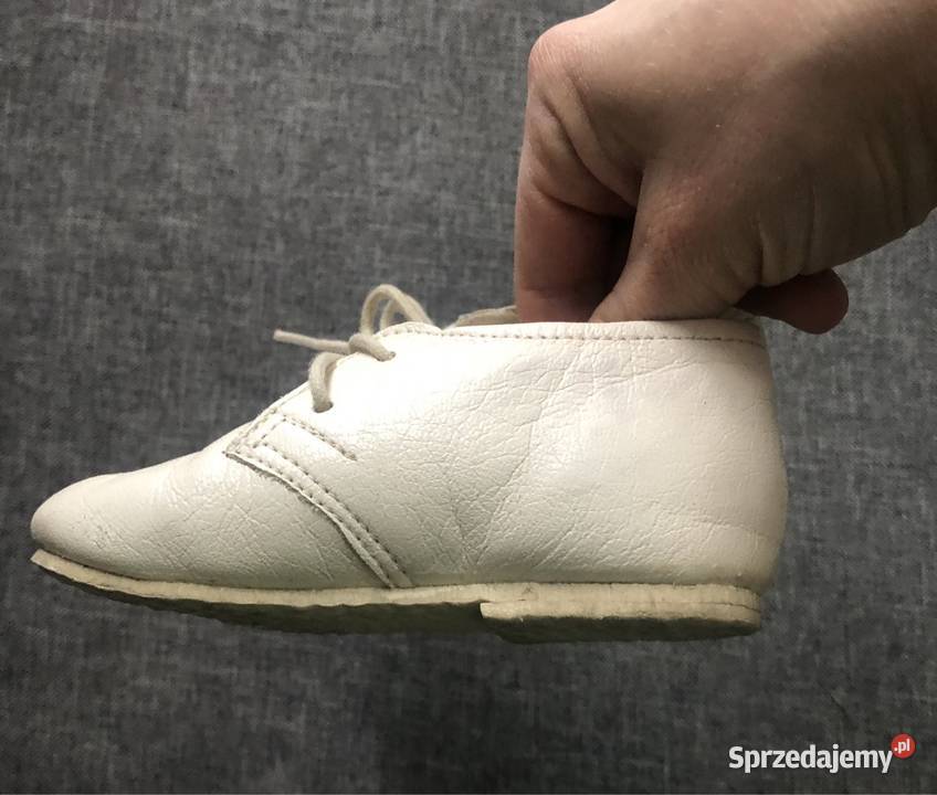 Kremowe buciki dziewczynki do chrztu wielkopolskie Kłodawa