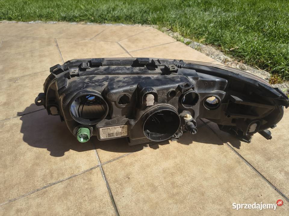 Lampa xenon lewa Valeo 30784248 Volvo S60 V70 Błonie sprzedam