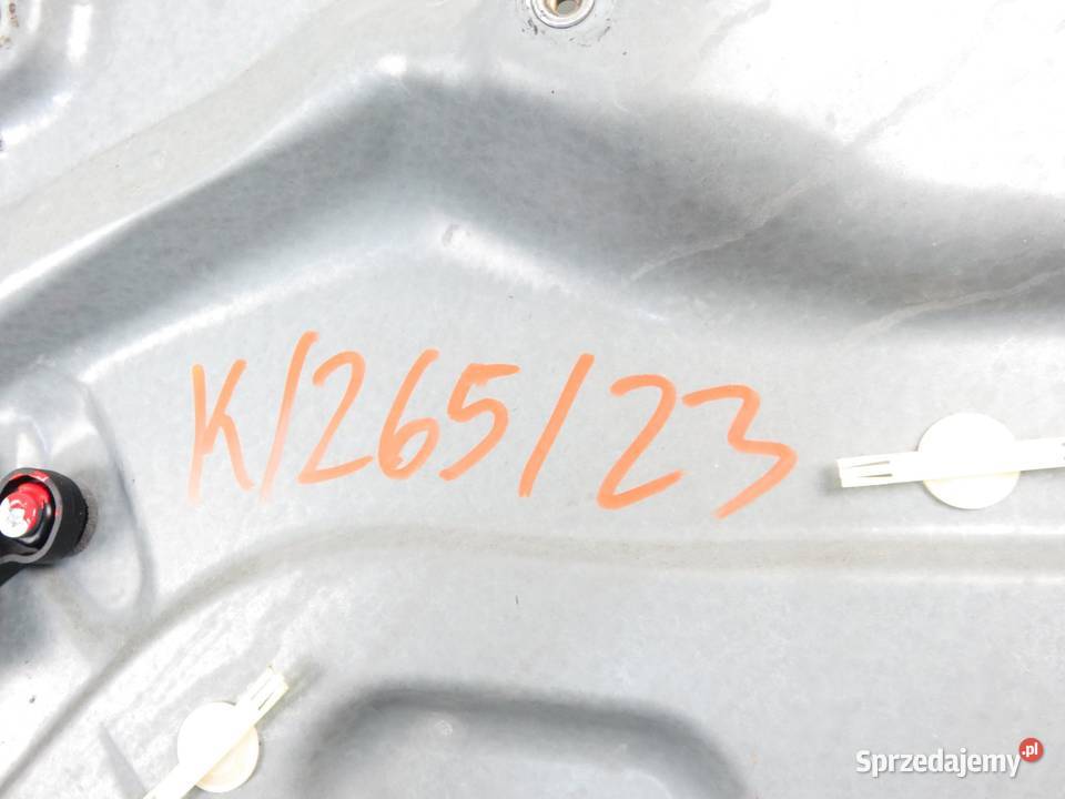 PODNOŚNIK SZYBY PRAWY PRZEDNI GOLF IV 1J4837730N sprzedam