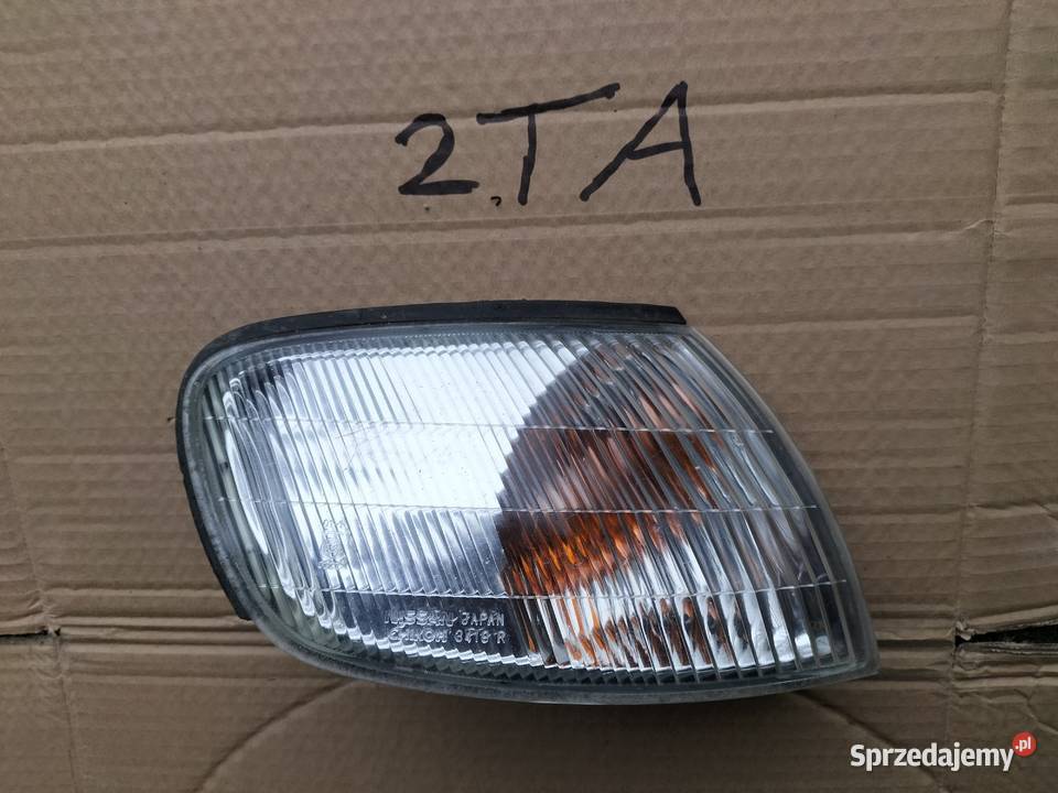KIERUNKOWSKAZ PRAWY NISSAN ALMERA kierunkowskazy