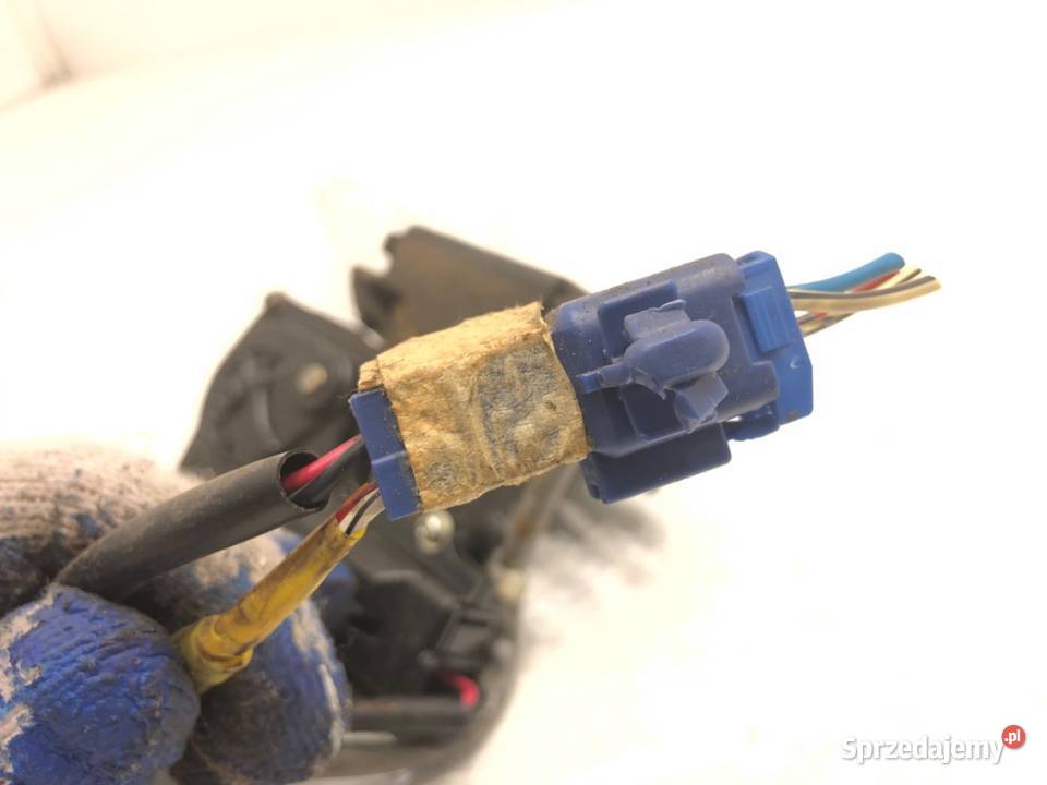 ZAMEK KLAPY TYŁ TOYOTA AVENSIS T25 Hatchback