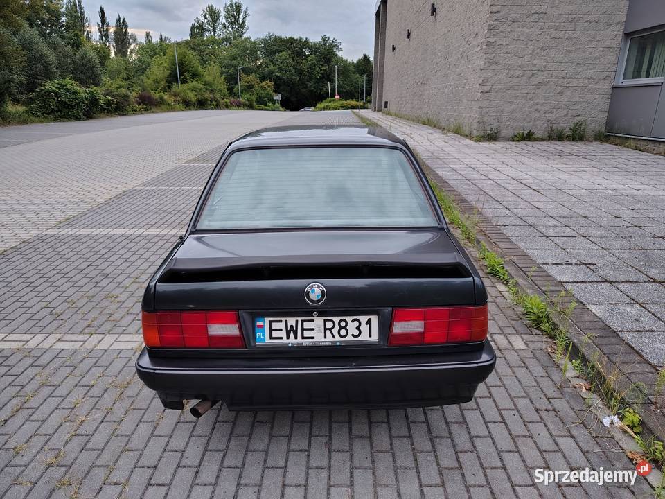 BMW E30 Sedan porządany Czarny kolor