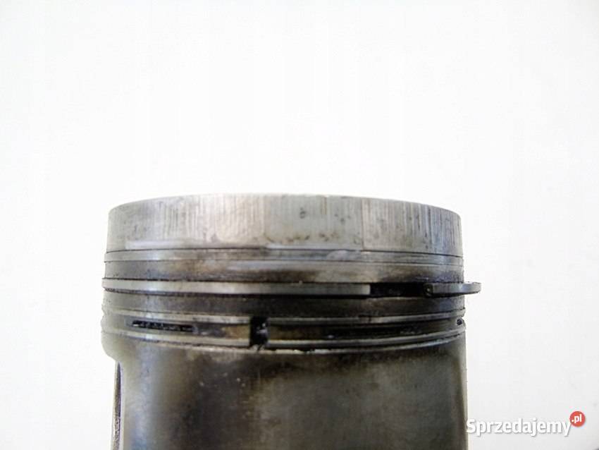 TŁOK KORBOWÓD 4379978 FIAT 126P 650 MALUCH FSM