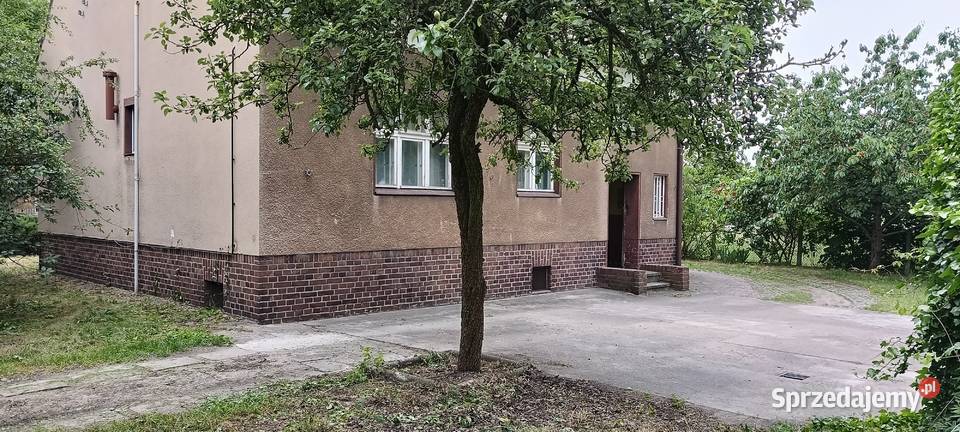 Sprzedam Dom z 2 Mieszkaniami i 2 Garażami Sprzedaż