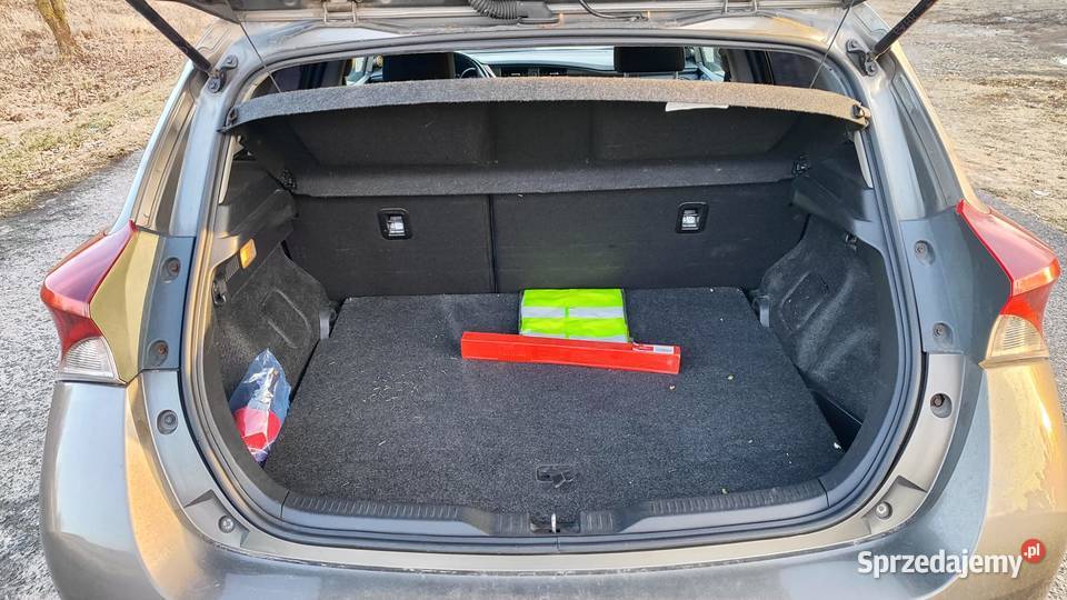 Toyota Auris II 16 HB mega wyposażony tanio