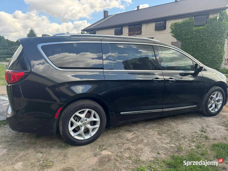 Chrysler Pacifica 2018 dvd panorama 7osób wielofunkcyjna kierownica Łuków