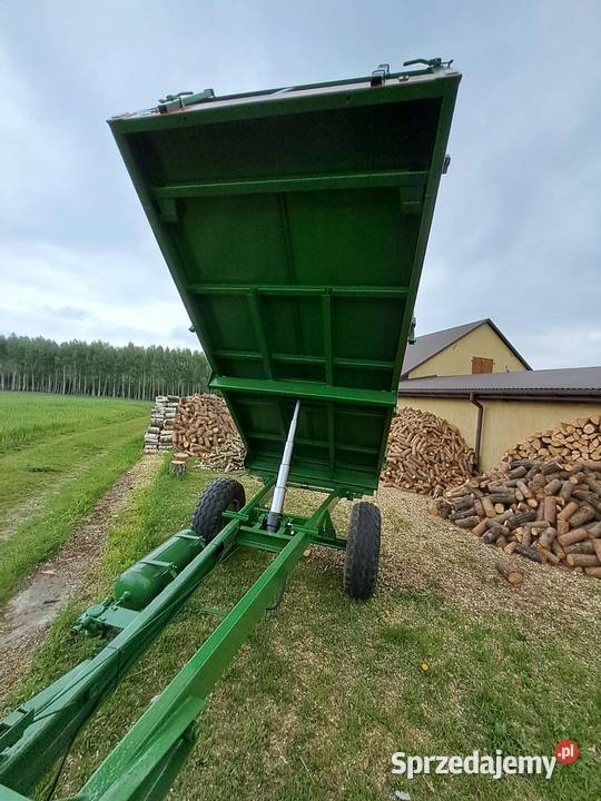 Przyczepa rolnicza jednoosiowa wywrotka do tyłu łódzkie Radomsko