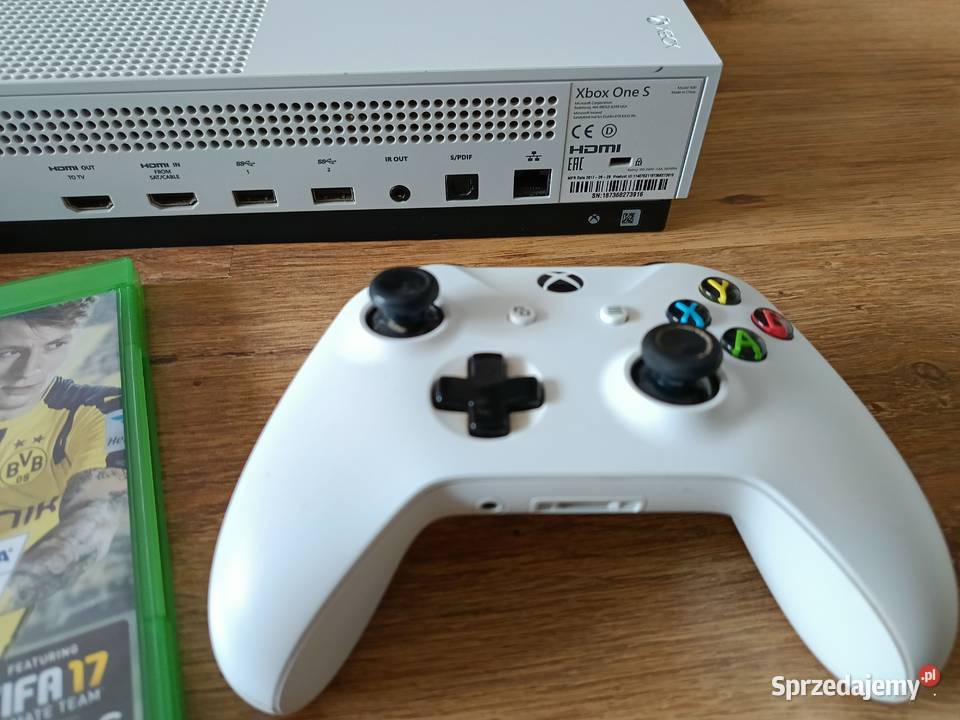 Xbox One S 500GB PAD 2 Gry Piła sprzedam