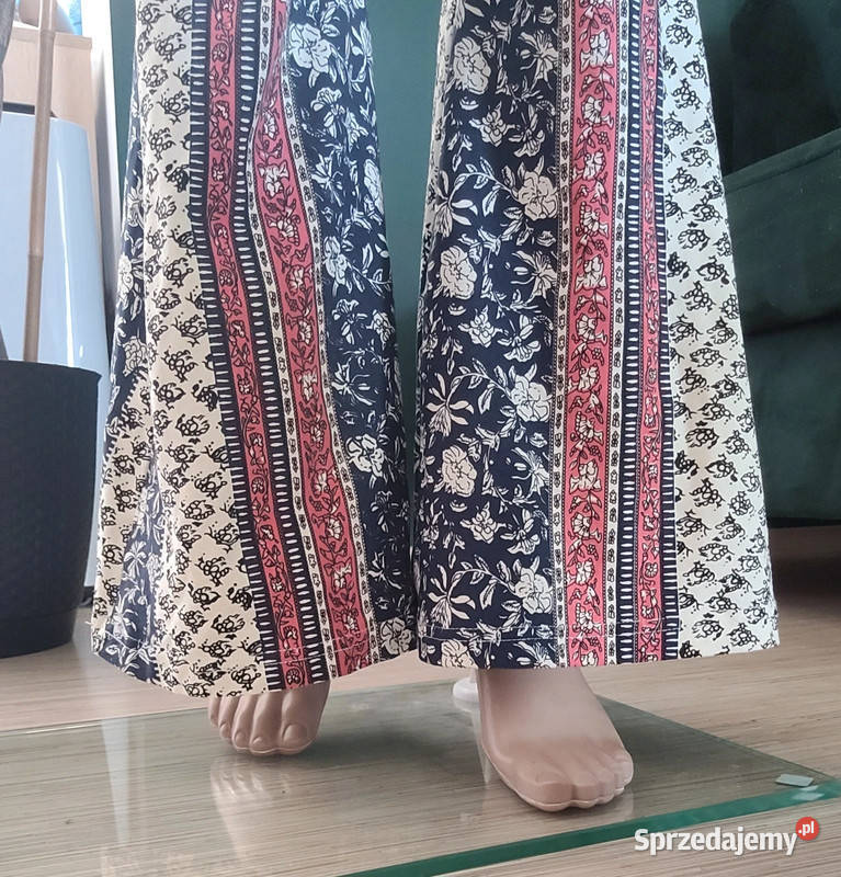 MISSGUIDED SPODNIE LEGGINSY DZWONY Z SZEROKĄ Kalisz