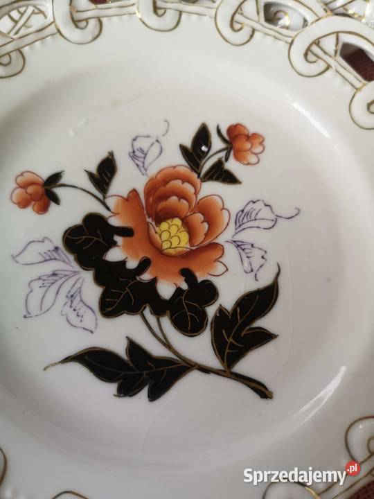 Talerzyk deserowy z koronkowym ażurem Sygnatura