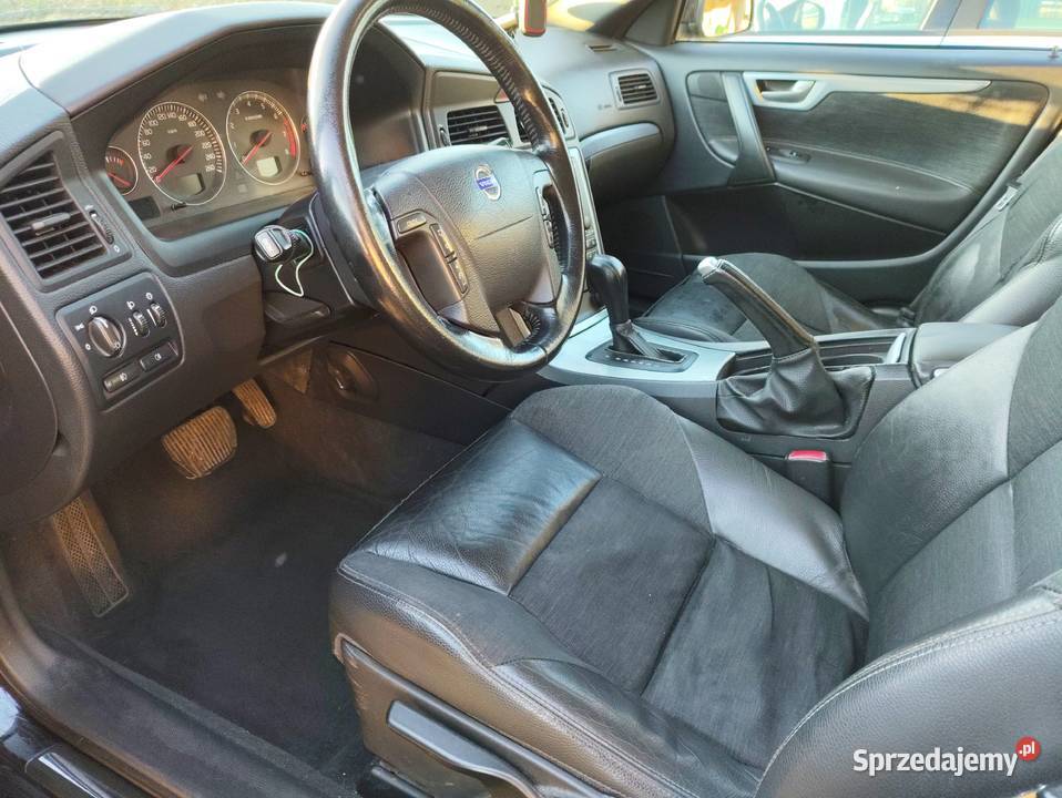 Volvo V70 24 benzyna Momentum hak 2 kpl kół Koszalin