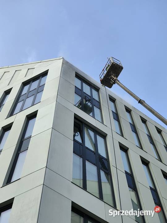 Mycie elewacji i dachów Wynajem podnośnika Utrzymanie czystości pomorskie