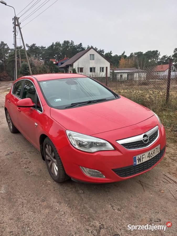 Opel Astra J 17 CDTI 125 Cosmo 2011 6 biegów czerwony Warszawa