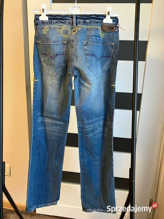 Nowe damskie jeansy spodnie Diesel Jeans hafty Diesel Spodnie sprzedam