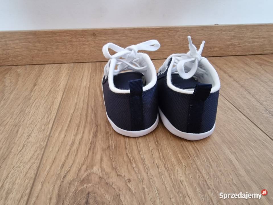 Buciki do chrztu Trampki granatowe chłopiec Ostrołęka