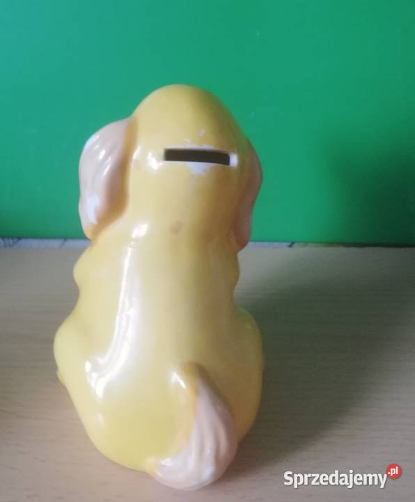 Porcelana piesek z lat PRL Warszawa