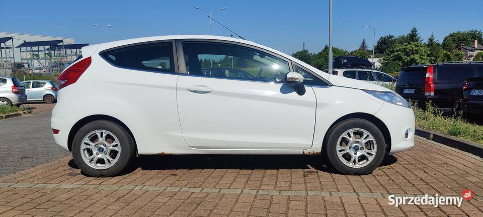 sprzedam Ford Fiesta 12 82 2009r welurowa tapicerka sprzedam