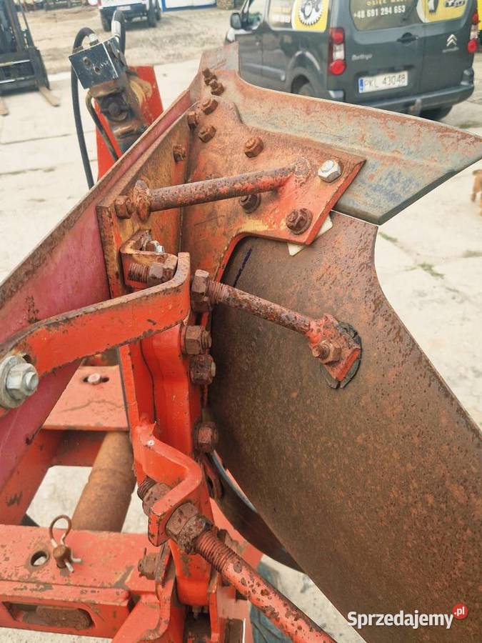 Pług 4skibowy obrotowy Kuhn Osiek Mały