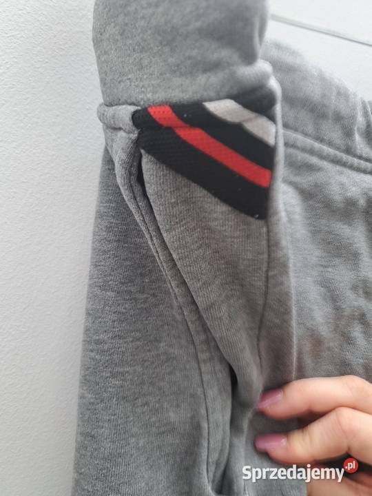 Szare spodnie dresowe Replay logo na nogawce Trąbki Wielkie