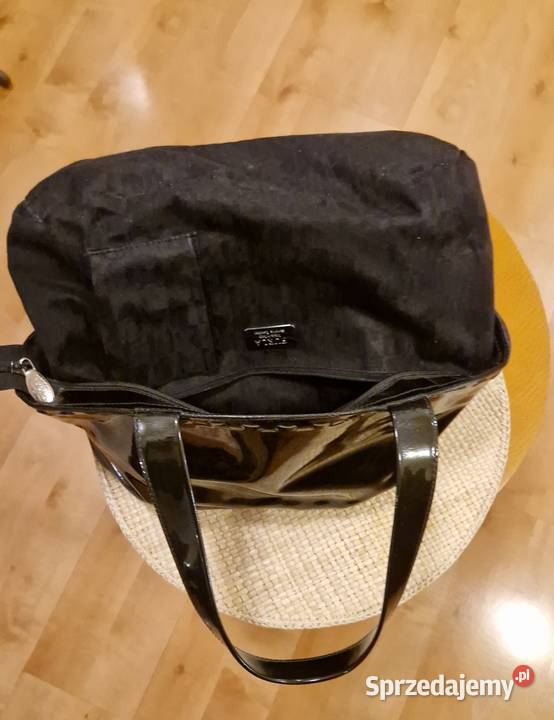 Czarna TOREBKA marki FURLA lakier połysk średnia sprzedam