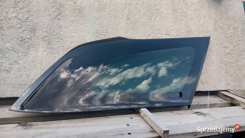 Szyba karoseryjna tył plastik lewa prawa ds5 osobowe Bieliny