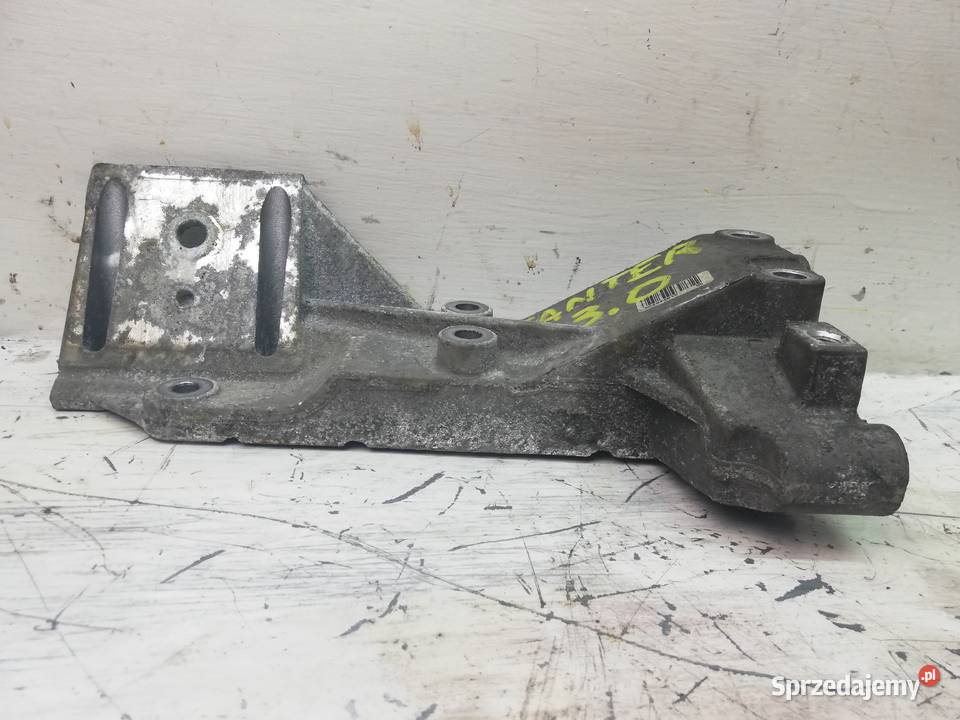 Łapa silnika Mitsubishi Canter 30 D 504334771 osobowe Suchedniów