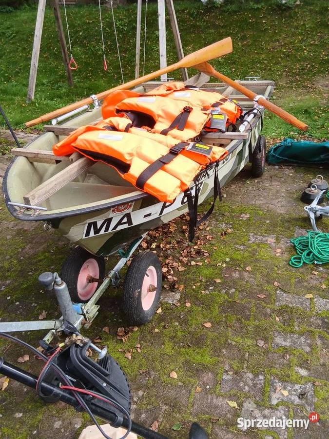 Łódz rekreacyjnowędkarska a pełnym osprzętem 31m sprzedam