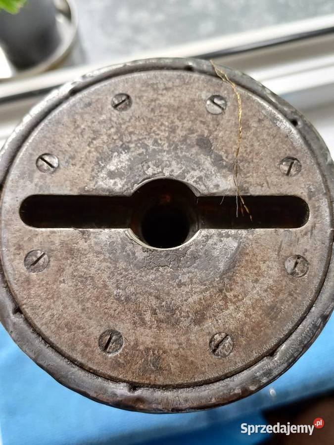 Stara szpula ze złotą nitką Kraków