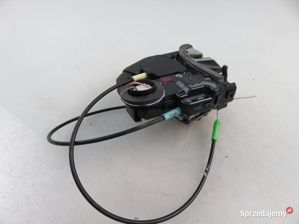 ZAMEK PRAWY TYLNY TOYOTA URBAN CRUISER 2 PIN