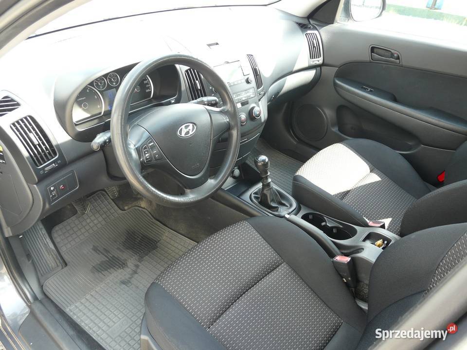 HYUNDAI I30 16CRDI wypożyczalnia wynajem Przebieczany