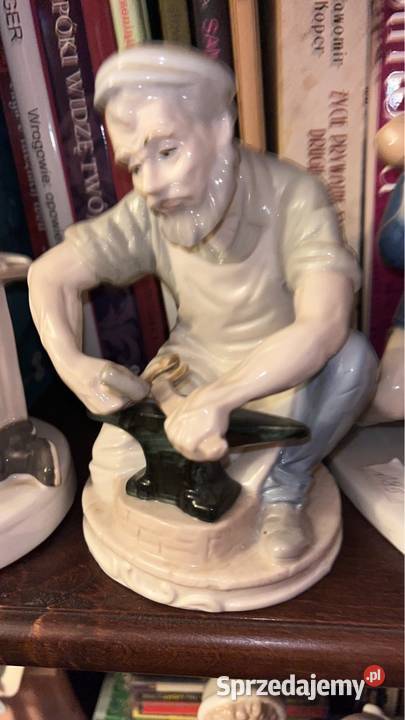 Figurka kowala Porcelana Bez sygnatury Gdańsk