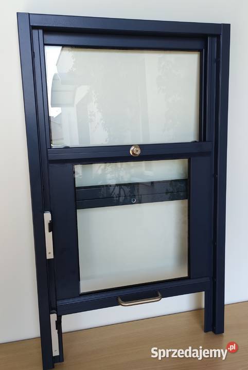 okno podnoszone do góry do baru lokalu kontenera Drzwi i okna Warszawa