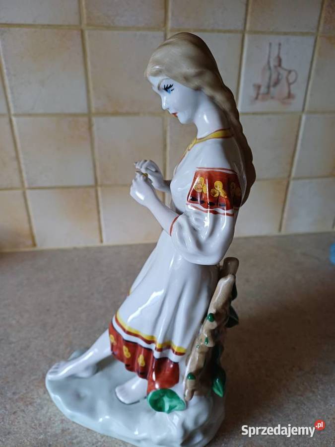 vintage figurkaDziewczyna z rumiankiem Nowy Targ