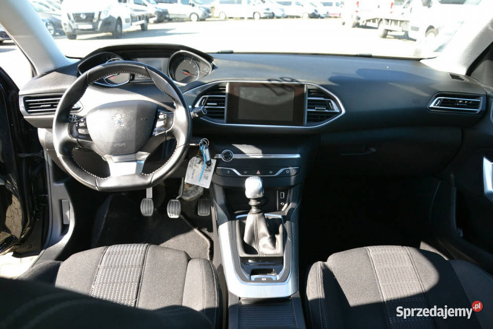 Peugeot 308 12 benzyna 130 FAJNY PRZEBIEG full małopolskie Kęty sprzedam