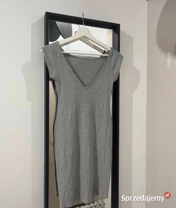 Szara swobodna mini sukienka na wiosnę lato łódzkie