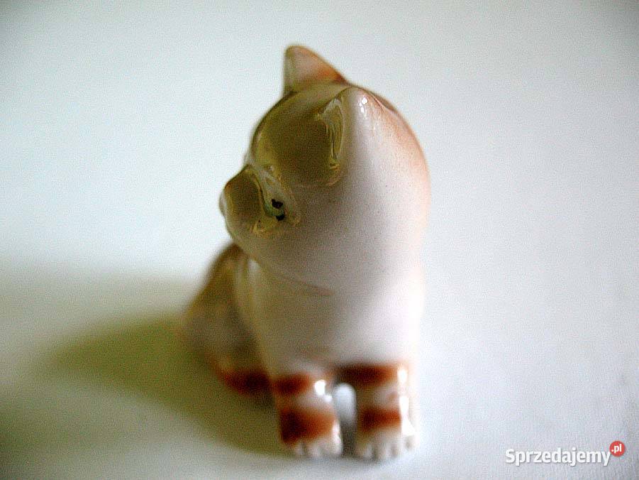 Kot uroczy mały kotek porcelana Figurka 35 x 35 beżowy Figurki i rzeźby Siedlce sprzedam