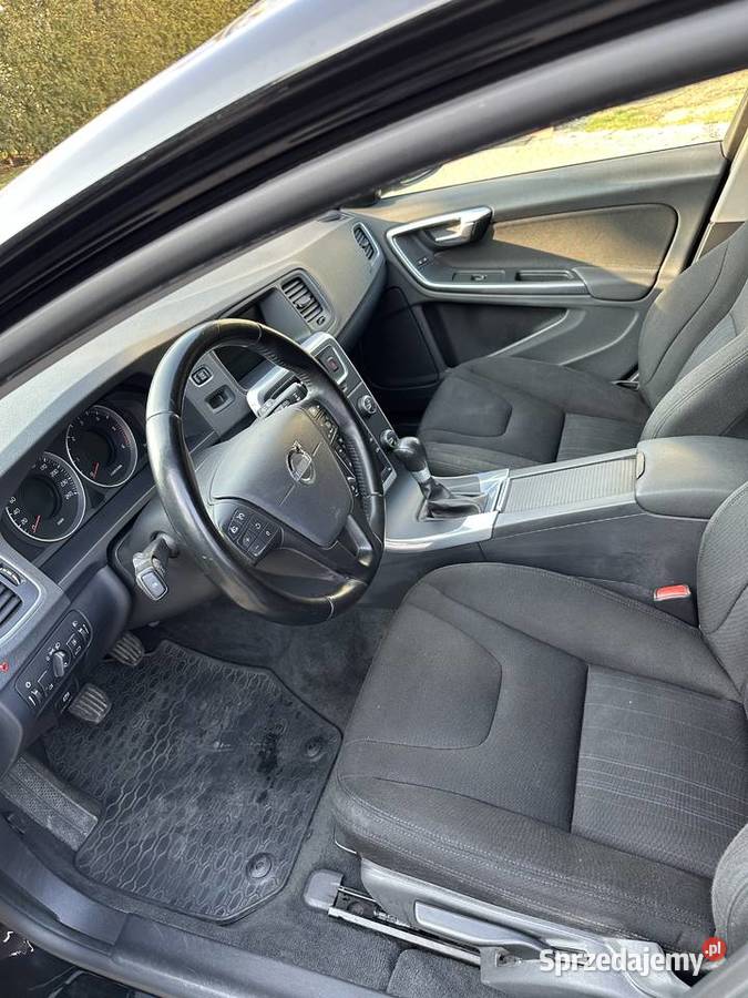 VOLVO V60 kombi bezwypadkowe produkcji 2012 manualna V60