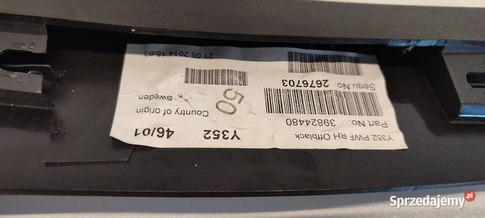VOLVO V60 OSŁONA KLAPY BAGAŻNIKA PRAWA 31271473