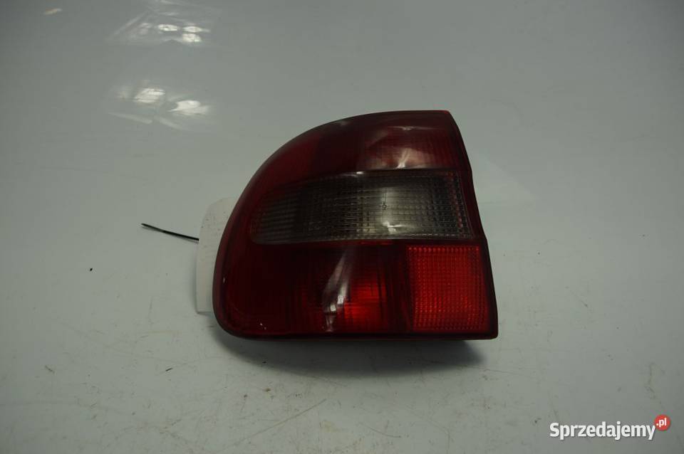 LAMPA LEWA TYŁ VOLVO V40 Lipno