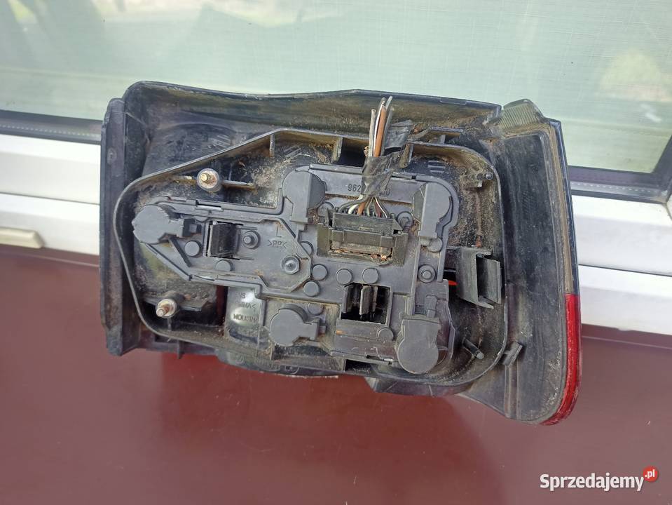 Seat Ibiza 2 II lampa tył tylna lewa wkład Hella Sieradz